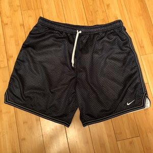 SOLD! Women’s Nike athletic shorts